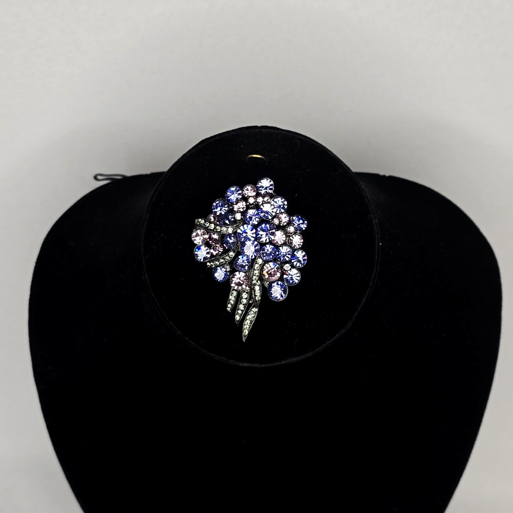 Joan Rivers Brooch - Picture 3 of 6